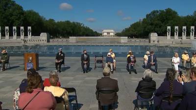 Honors, tributes to fallen on Memorial Day at World War II Memorial - fox29.com - Washington