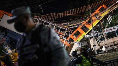Mexico City metro overpass collapses onto road, killing at least 23 - fox29.com - city Mexico City