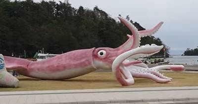 Japanese town spends COVID-19 relief money on giant squid statue - globalnews.ca - Japan - state South Carolina