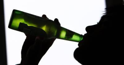 Latest advice on drinking alcohol after Covid vaccine - manchestereveningnews.co.uk - Britain