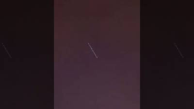 Washingtonians capture SpaceX satellite streak across PNW sky - fox29.com - state Florida - city Seattle - Washington - city Tacoma