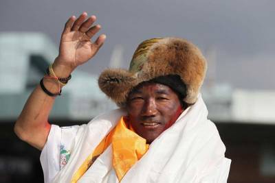 Sherpa guide scales Mount Everest for record 25th time - clickorlando.com - Nepal - city Kathmandu