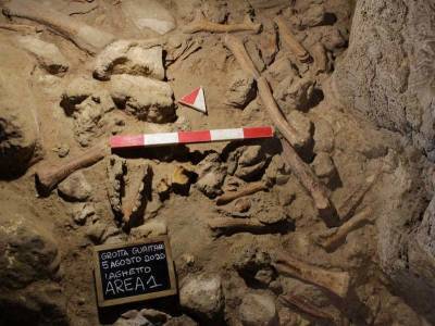 Archaeologists discover remains of 9 Neanderthals near Rome - clickorlando.com - Italy - city Rome