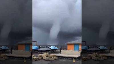 Large waterspout stretches high above Barnegat Bay Saturday afternoon - fox29.com - state New Jersey - county Park