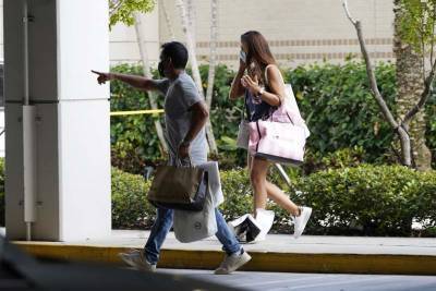 Police: 3 hurt in Florida mall shooting as shoppers scatter - clickorlando.com - state Florida