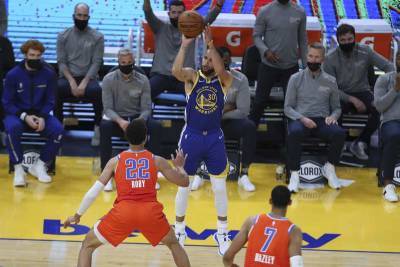 Stephen Curry - Curry makes 11 3s, scores 49 points to help Warriors roll - clickorlando.com - San Francisco - county Chase - city Oklahoma City - county Curry