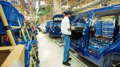 Automakers report sharp fall in wholesale in May due to second wave of covid-19 - livemint.com - city New Delhi - India - city Pune