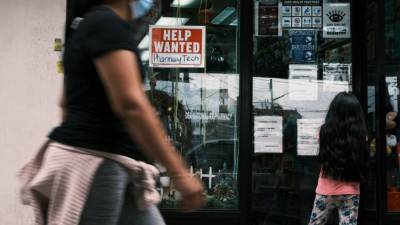 US weekly unemployment claims fall to 376,000, sixth straight drop - fox29.com - Washington