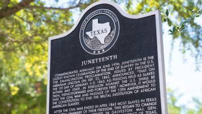 Tina Smith - Cory Booker - Juneteenth: What its path to federal holiday status looks like - fox29.com