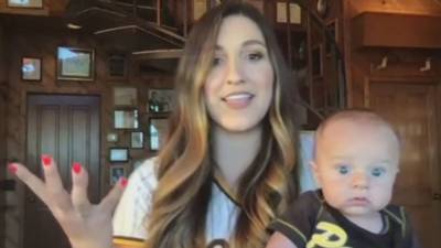 California mom goes viral after catching foul ball while holding baby - fox29.com - state California - county San Diego