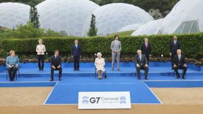 queen Elizabeth Ii II (Ii) - G7 summit: Leaders laugh at Queen’s joke about family photo - globalnews.ca