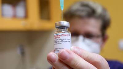 US buys additional 200 million doses of Moderna COVID-19 vaccine - fox29.com