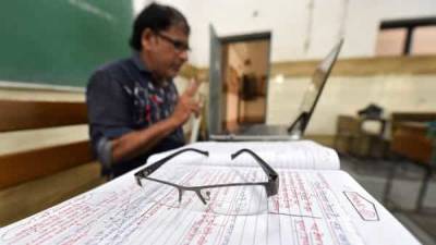 Treat teachers doing Covid work as 'frontline warriors': NHRC to Health Ministry - livemint.com - city New Delhi - India