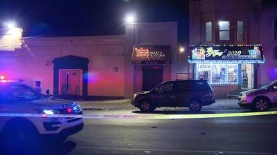 Scott Small - Police: Man fatally shot from behind while walking into store in East Germantown - fox29.com - city Germantown