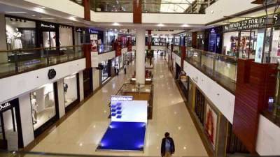 People throng malls and markets in Delhi weeks after Covid-19 surge - livemint.com - India - city Delhi