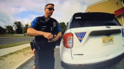 NJ police officers help woman in need with bus fare - fox29.com - Washington - state New Jersey - city Washington