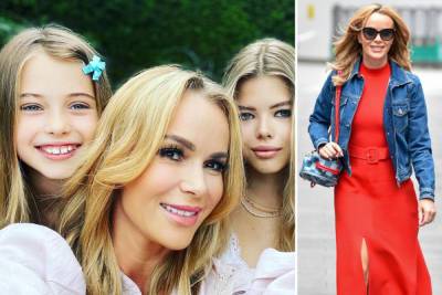 Amanda Holden - Amanda Holden poses with her lookalike daughters as she demands the government ‘stop Covid isolation in schools’ - thesun.co.uk