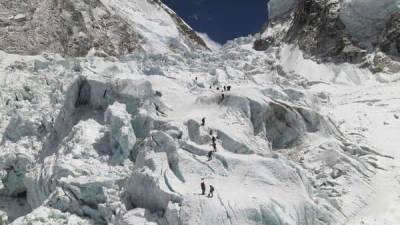 Covid-19 hit Mount Everest, but it didn’t stop climbing season - livemint.com - India