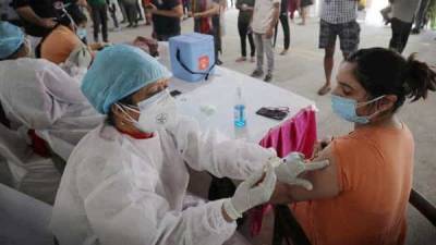 Veena George - Kerala Covid update: Vaccinate all above 40 by July 15, says CM Vijayan - livemint.com - India