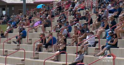 Fans return to stands in Saskatchewan as COVID-19 restrictions lifted - globalnews.ca