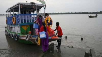 In India's remote Sundarbans, boats full of Covid vaccines bring hope - livemint.com - India