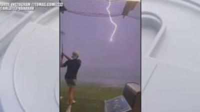 Video shows teen's golf ball being struck by lightning at Top Golf - fox29.com - state Texas - city San Antonio, state Texas