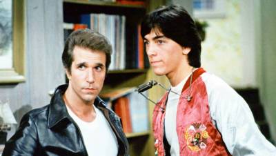 Henry Winkler - Henry Winkler Calls Out ‘Happy Days’ Co-Star Scott Baio For Mocking COVID With Meme - hollywoodlife.com - state Texas