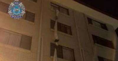 Man, 39, ties bedsheets together to escape 4th floor Covid hotel quarantine - dailystar.co.uk - Australia