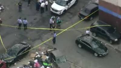Man shot by officers after allegedly firing into crowd in Kensington - fox29.com