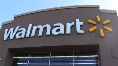 Walmart to pay 100% of college tuition, books for associates with $1B investment - fox29.com - Usa