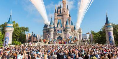 Walt Disney World Area in 'Crisis Mode' Amid Surging Coronavirus Numbers - justjared.com - state Florida - county Orange