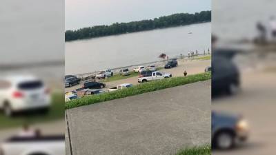 Dad rescues 2 daughters from sinking SUV on 4th of July - fox29.com - Britain - state Ohio - state Kentucky - county Park