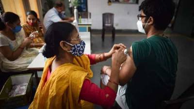 India's Covid vaccination coverage crosses 37 crore-mark - livemint.com - India