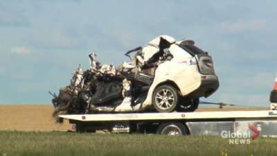 Three people dead after crash north of Legal, Alberta - globalnews.ca