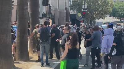 Man stabbed during COVID-19 vaccine protest outside LA City Hall - fox29.com - Los Angeles - city Los Angeles - county Hall