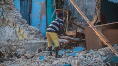 Les Cayes - Haiti earthquake death toll climbs to 1,297 amid threat of storm - fox29.com - Haiti