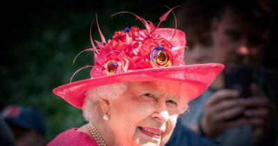 The Queen is to stay at Balmoral on holiday despite worker testing positive for coronavirus - manchestereveningnews.co.uk - Scotland