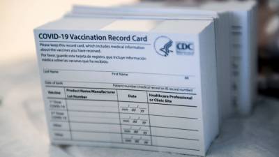 Chicago pharmacist charged with selling COVID-19 vaccination cards on eBay - fox29.com - state Illinois - city Chicago