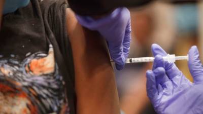 Full FDA approval of COVID-19 vaccines could spur more company, university mandates - fox29.com
