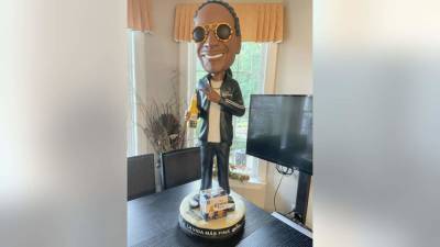 Giant Snoop Dogg bobbleheads stolen from grocery stores in Bucks, Chester counties, police say - fox29.com - state Pennsylvania - county Bucks - county Chester
