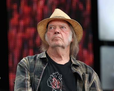 Neil Young Calls Out Concerts Held During The Pandemic As ‘Super Spreader Events’ - etcanada.com