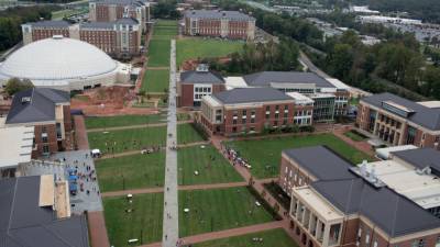 Liberty University orders campus-wide quarantine amid COVID-19 spike - fox29.com - state Virginia - city Lynchburg, state Virginia