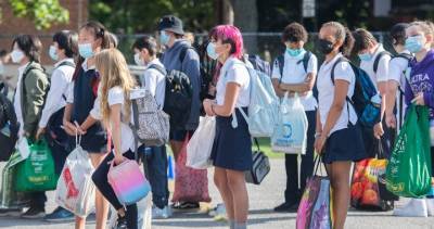 COVID-19: Excitement, anxiety as Montreal kids head back to school - globalnews.ca