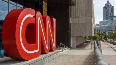 Jeff Zucker - CNN fires three employees for coming to work unvaccinated - reports - rte.ie - Usa