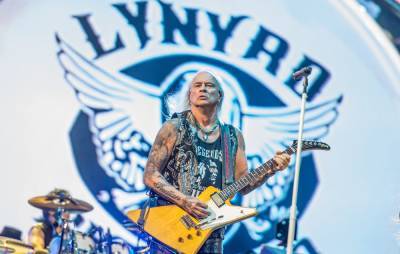 Lynyrd Skynyrd cancel US shows after guitarist tests positive for COVID-19 - nme.com - Usa - state Ohio - state Missouri - state Alabama