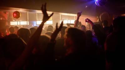 Nightclubs reopen in Scotland as restrictions ease further - rte.ie - Scotland