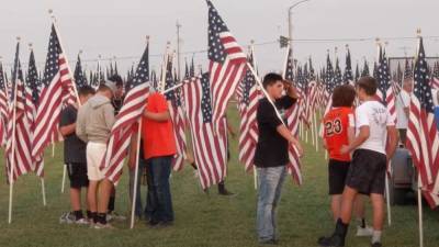 Americans plant US flags across country in remembrance of 9/11 - fox29.com - New York - Usa - Los Angeles - county St. Louis - county Suffolk