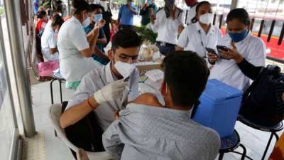 Centre aims to achieve two crore Covid vaccinations on PM Modi's birthday today: Report - livemint.com - India