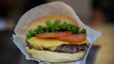 National Cheeseburger Day: The best freebies and deals - fox29.com