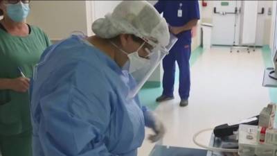 US hospitals hit by staffing crisis amid COVID-19 surge - fox29.com - Usa - Los Angeles - Georgia